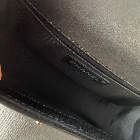 Chanel Small Quilted Boy Bag in Black Calfskin Leather [Authentic] - Picture 9 of 12